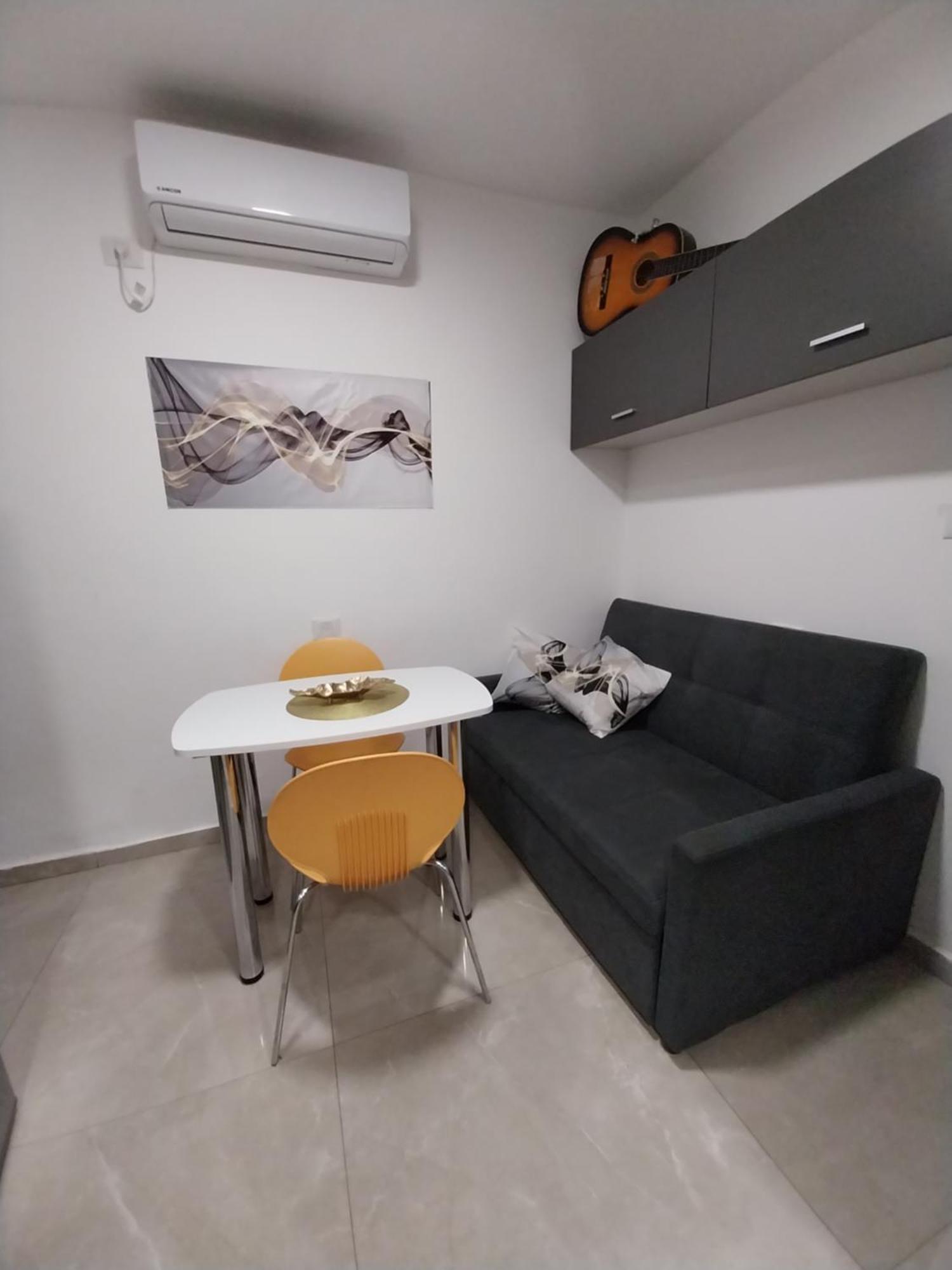 שירת דבורה בבני ברק Apartment Giv'at Shemu'el Exterior photo